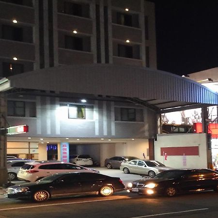 欣悅商務旅店 Hotel Toufen Exterior foto