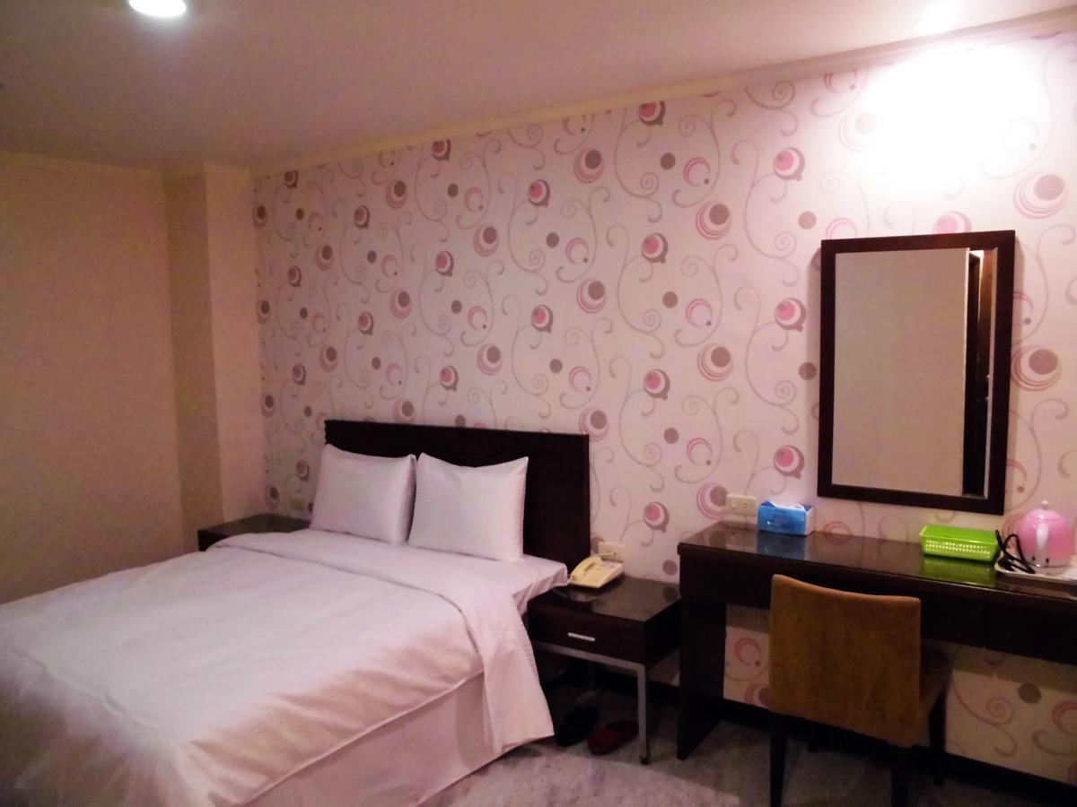 欣悅商務旅店 Hotel Toufen Exterior foto